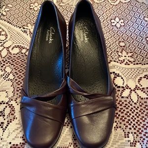 Woman’s Clark’s Artisan Active Air Shoes